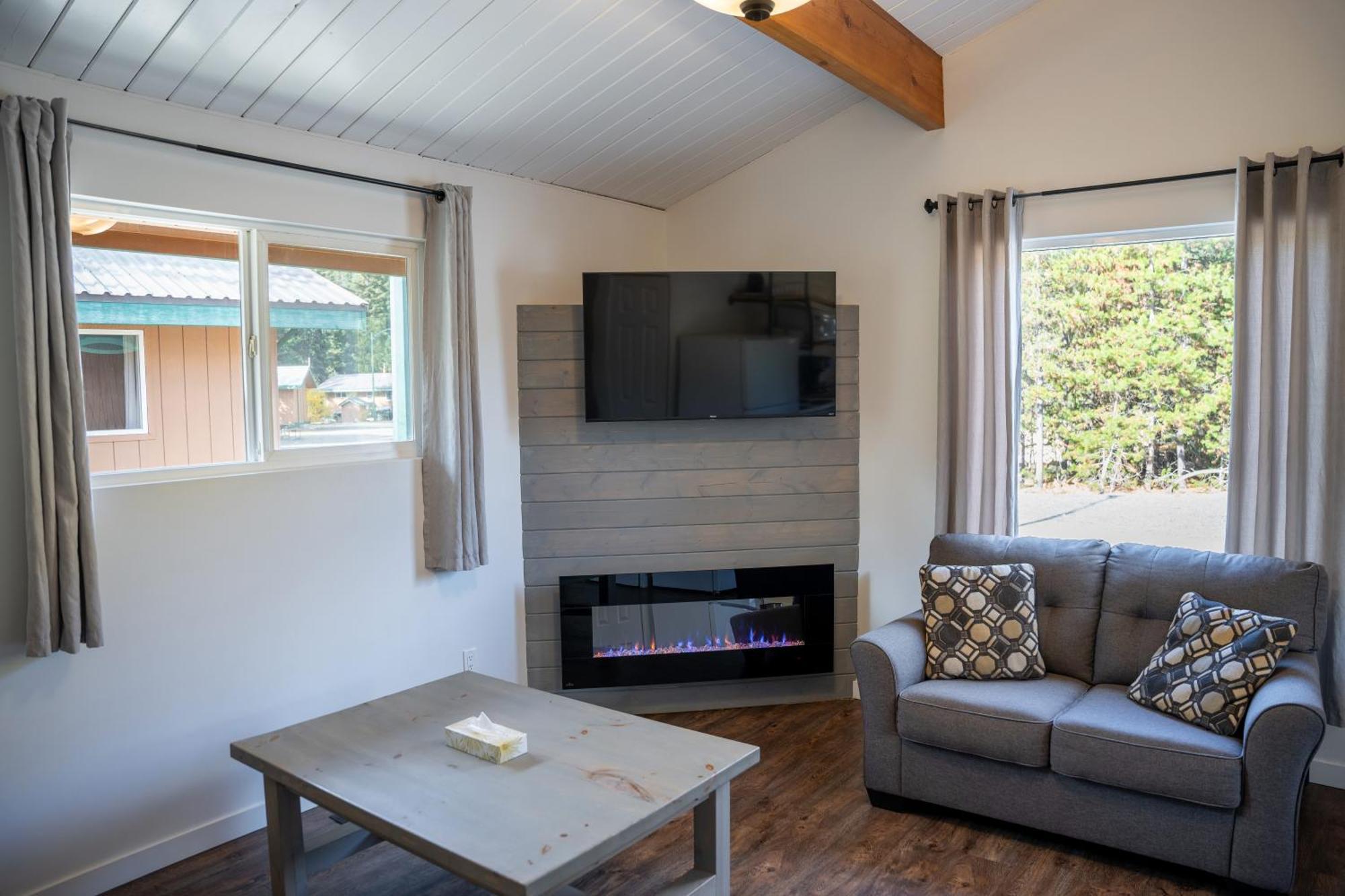 Manning Park Resort Exterior photo
